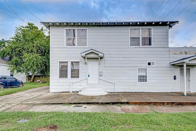 Building Photo - 2504 Leeland St