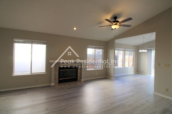 Foto del edificio - Updated 3bd/2ba Home near Cosumnes River College
