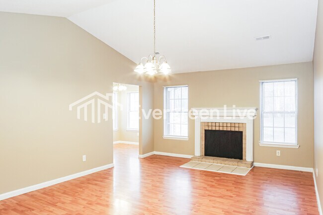 Foto del edificio - 369 Buffalo Creek Dr