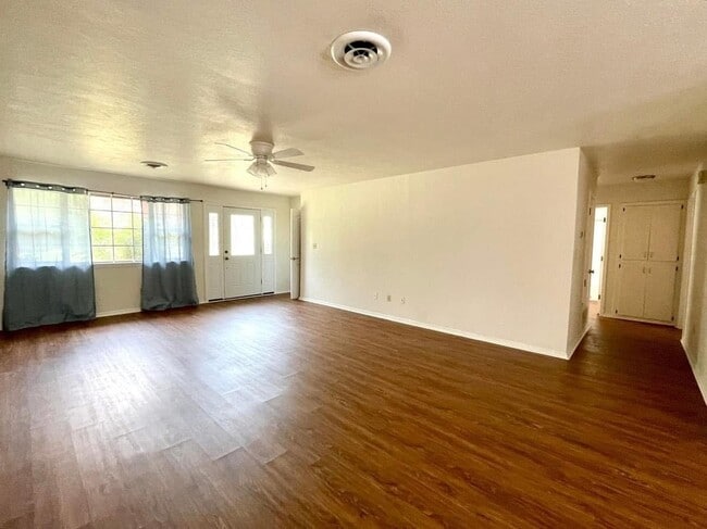 Foto del edificio - 1432 S Stoneridge Manor