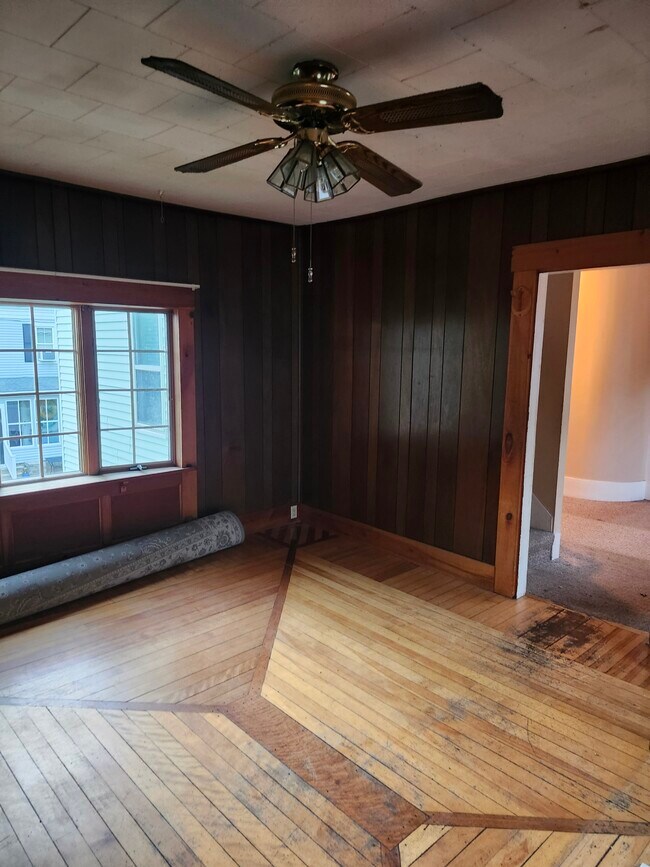 dining room - 323 Village St