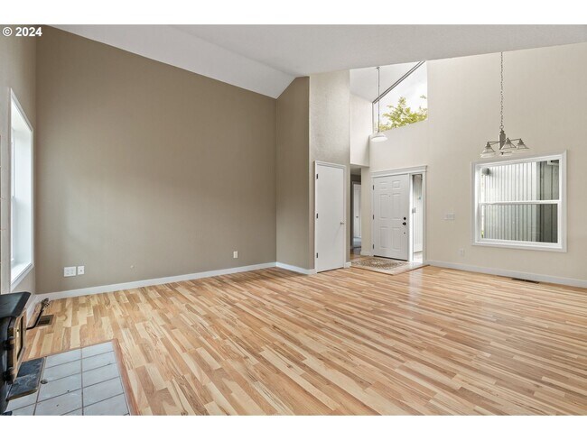 Building Photo - Beautiful Summerlake 3 bedroom, 2 bath hom...