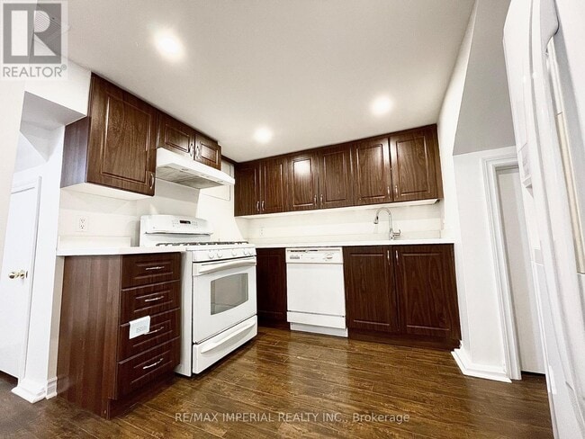Building Photo - 254 Browndale Crescent