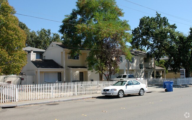 Building Photo - 16-26 3rd St