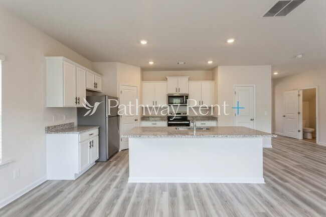 Building Photo - 608 Mackenzie Cv
