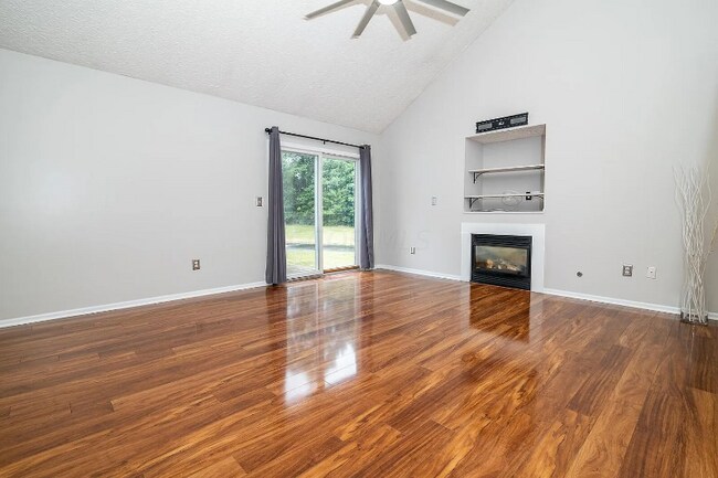 Building Photo - 1562 Sargas St