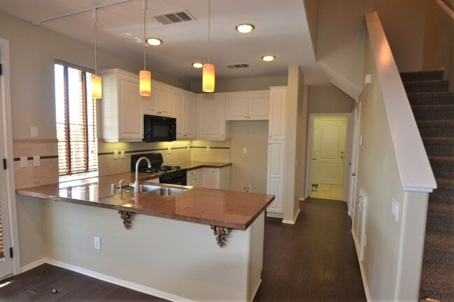Building Photo - 9147 S Cullen Way