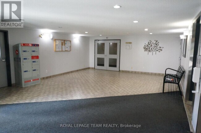 Building Photo - 316 Lorry Greenberg Dr