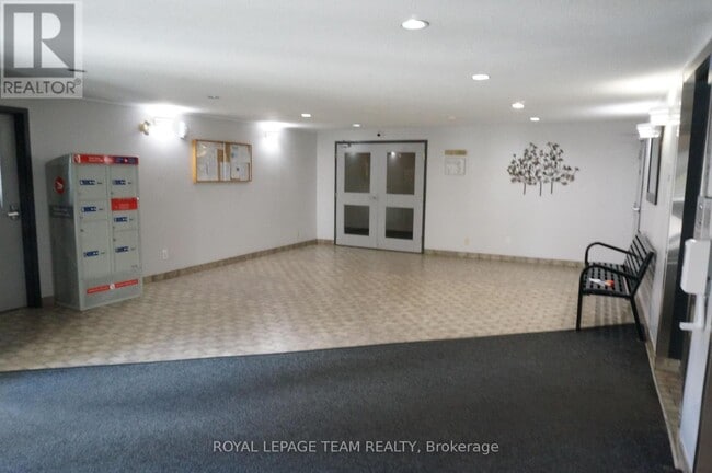 Photo du bâtiment - 316 Lorry Greenberg Dr