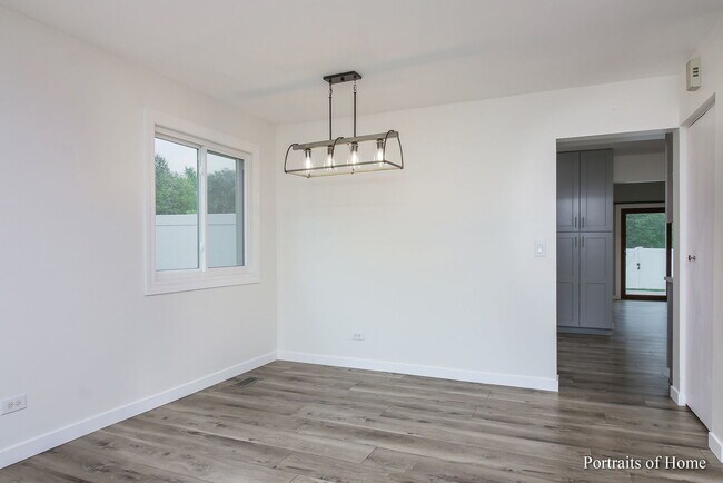 Building Photo - 725 Hageman Pl