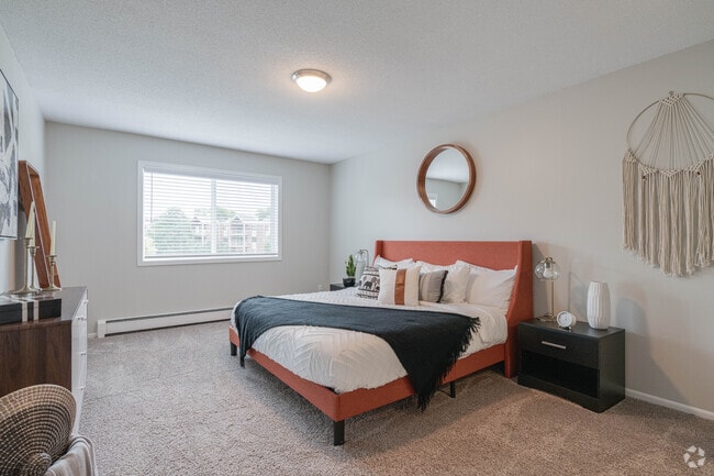 2BR,2BA - 1125SF - Primary Bedroom - ReNew PARKone