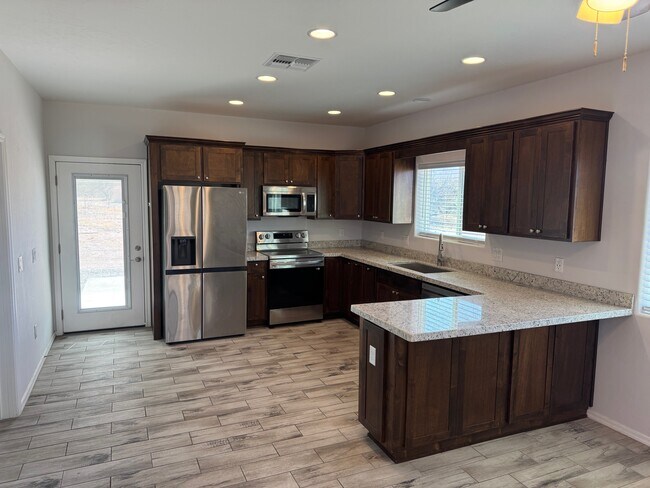 Kitchen - 1861 Tijuana Ct