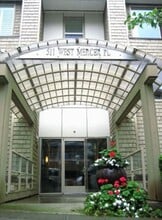 Building Photo - 511 W Mercer Pl