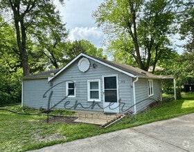 Building Photo - 203 Walnut St