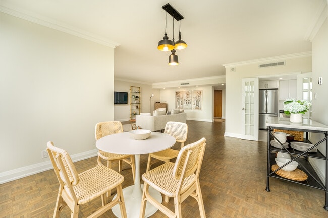 Building Photo - Old Mill Towers - 2 Bed 2 Bath