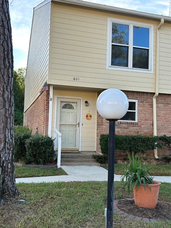 Building Photo - 14515 Wunderlich Dr