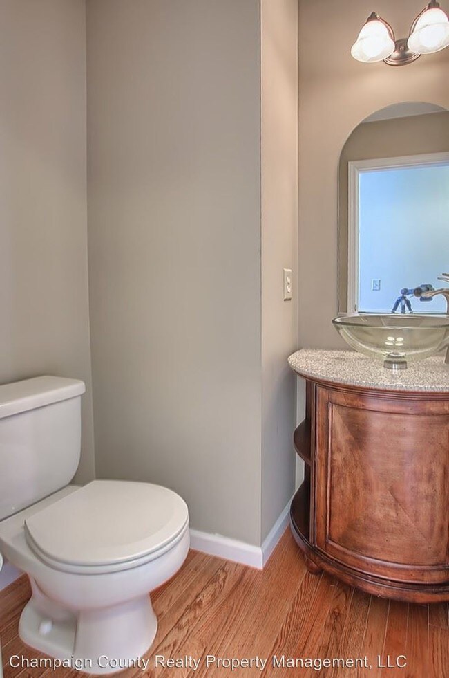 Building Photo - 4 br, 3.5 bath House - 501 Bluestem
