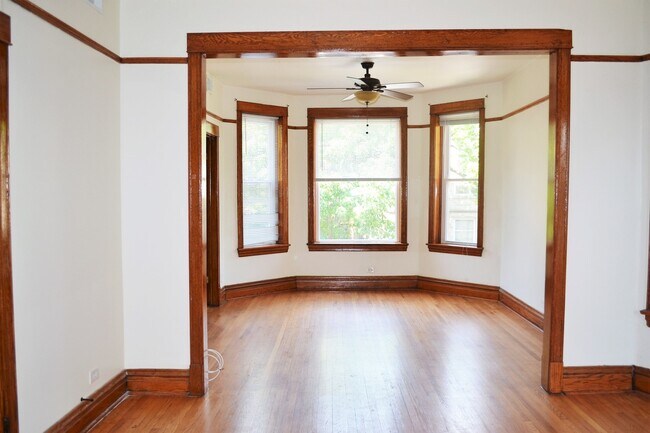 Building Photo - 3319 W Pierce Ave