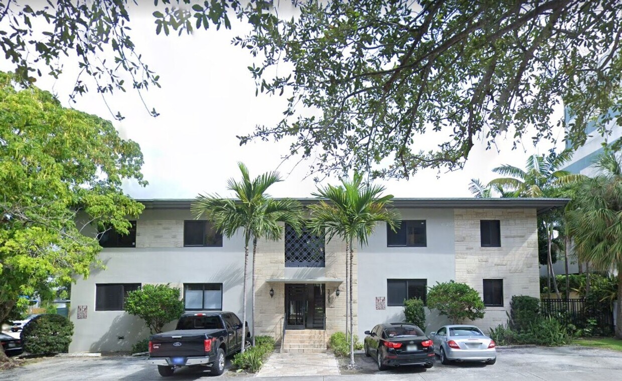 Building Photo - 3201 Aviation Avenue
