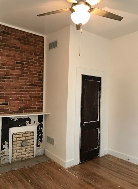 Foto del edificio - Historic 1920 House! Off-Street Parking, F...