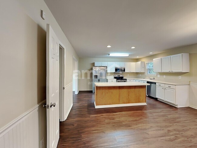 Foto del edificio - 6520 Austin Creek Dr