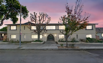 Building Photo - 360 Gladys Ave