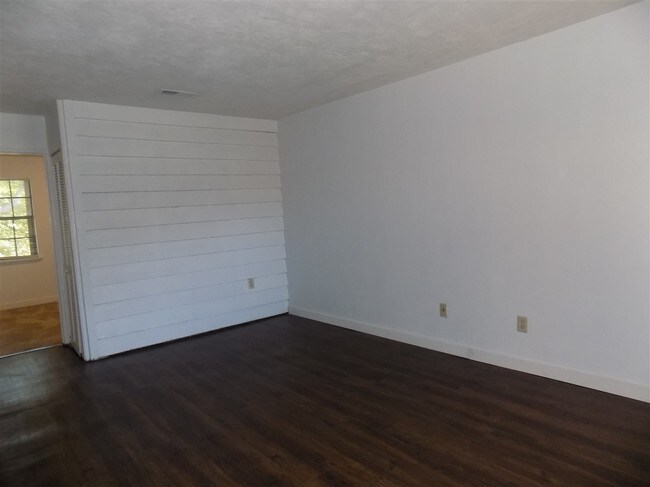 Building Photo - 700 N Calhoun St