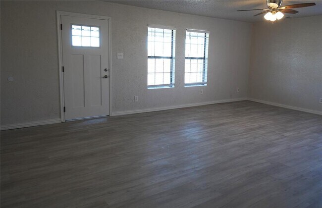 Building Photo - 8809 Co Rd 2586