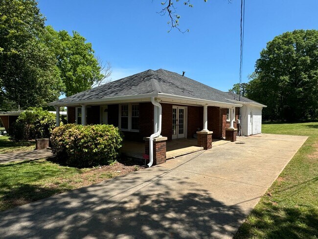 Building Photo - Single Family in Downtown Kings Mountain, NC