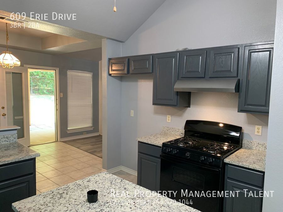 Foto principal - 609 Erie Dr