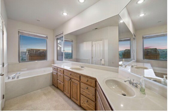 Foto del edificio - 7 N Eastridge Dr