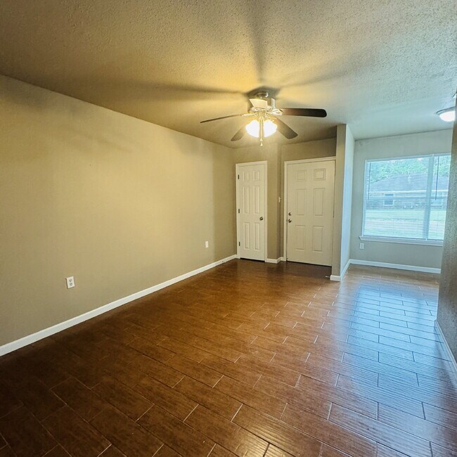 Foto del edificio - 235 Prince Hall Ln
