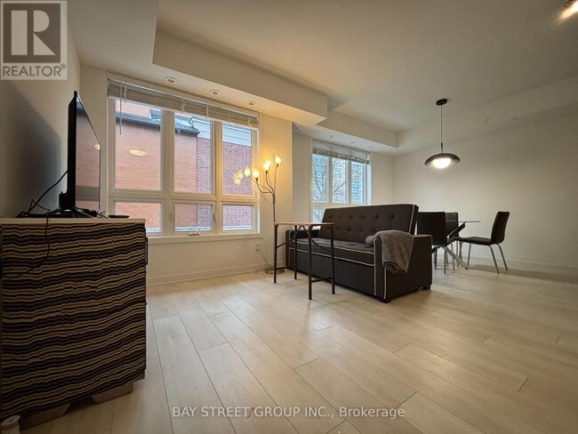 Building Photo - 4017 Hickory Dr