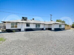 Building Photo - 2109 W Hayward Ave