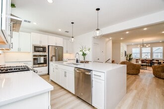 Building Photo - 2210 Via Laura Ln