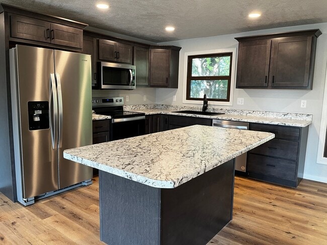 Foto del edificio - 3 Bed/1 Bath Ranch for rent in Brandon!