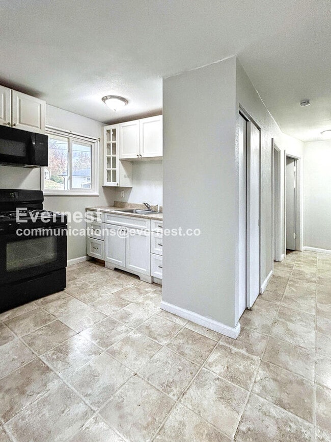 Foto del edificio - 5672 Parchester Dr