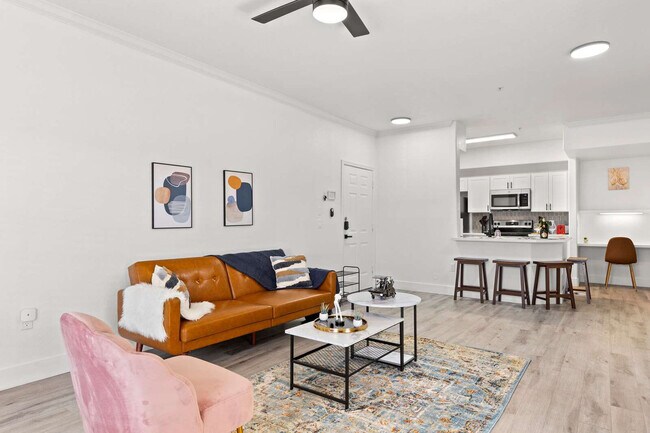 Building Photo - 875 W Pecos Rd