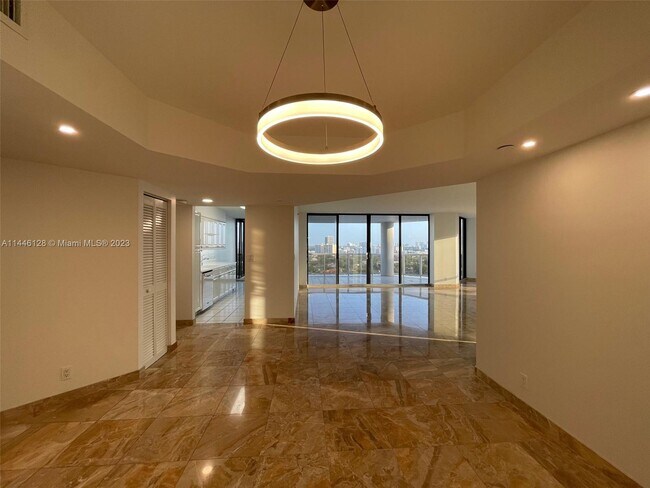 Building Photo - 3600 Yacht Club Dr
