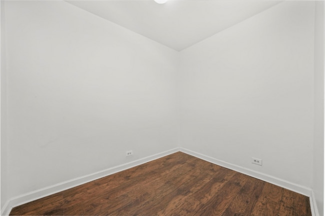 Foto del edificio - 1946 N Wilmot Ave