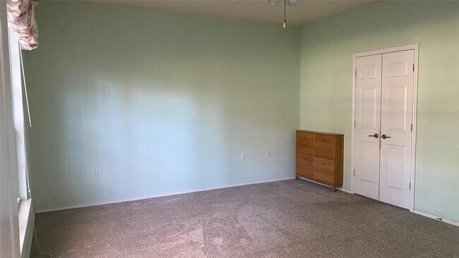 Building Photo - 102 Sunbird Ct