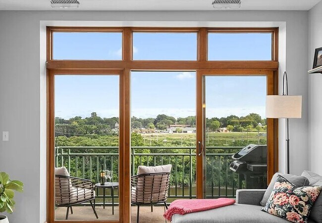 Foto del edificio - 160 S River St