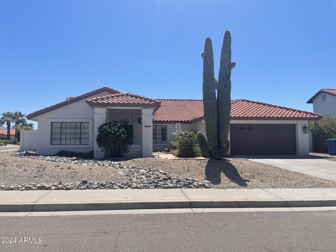 Foto principal - 839 E Meadow Ln
