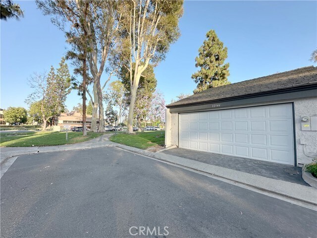 Foto del edificio - 12546 Pinegrove Ln