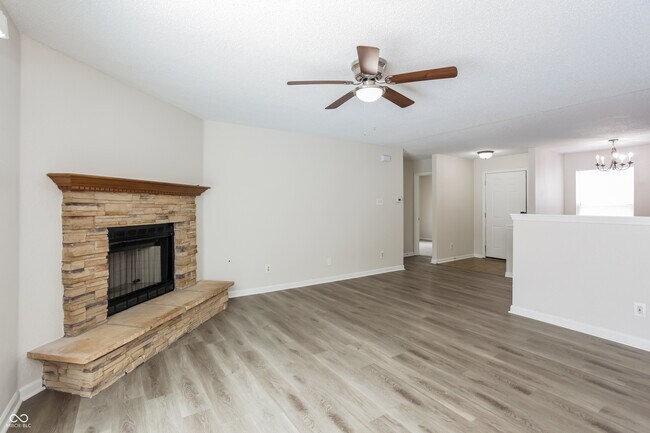 Foto del edificio - 2079 Meadowlark Ln