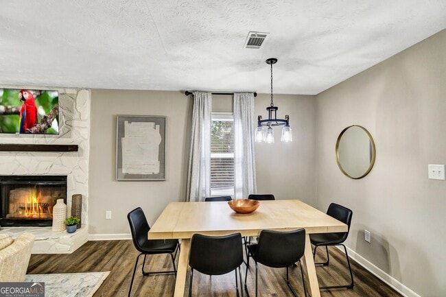 Foto del edificio - 3017 Valley View Dr