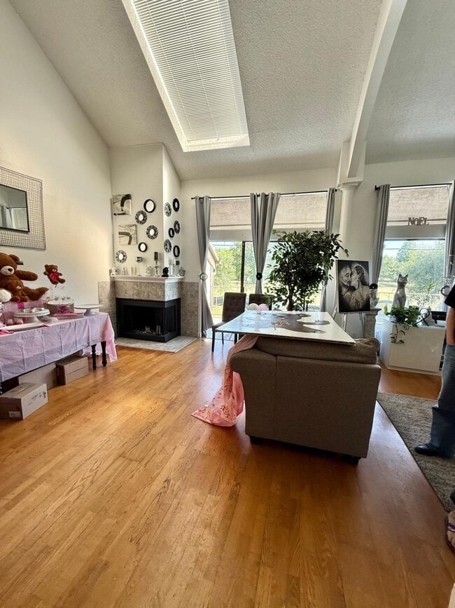 Foto del edificio - 8287 Sands Point Dr