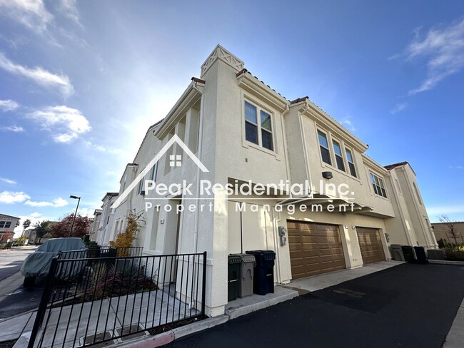 Foto del edificio - Brand New 2bd/2ba North Natomas Townhouse ...