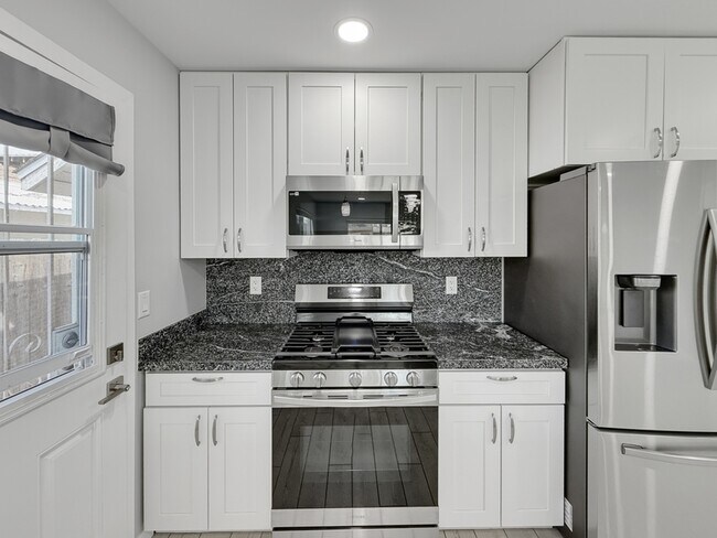 Foto del edificio - 6123 Horton Dr