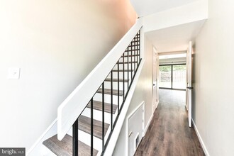 Building Photo - 1179 Dublin Pl